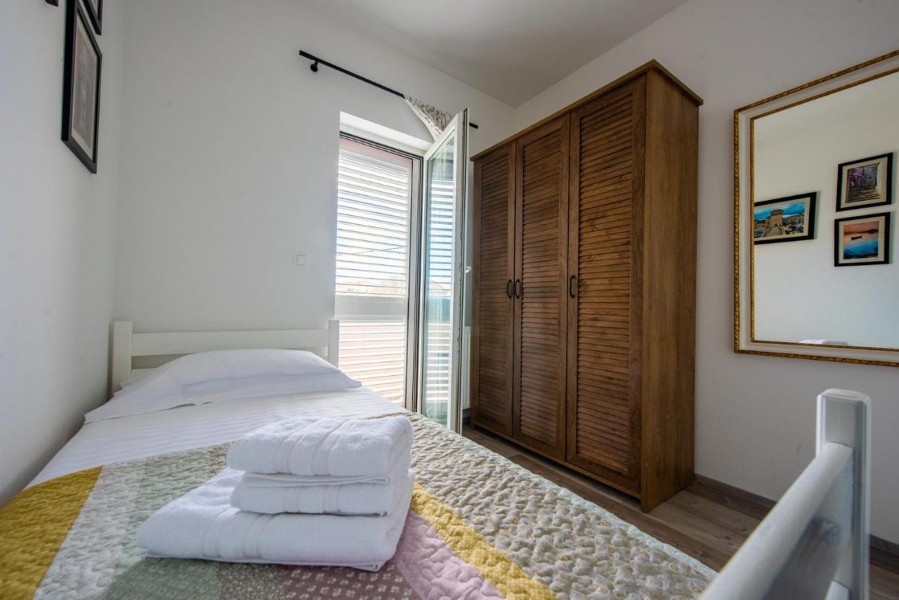 Apartman Paula Kastela Dış mekan fotoğraf