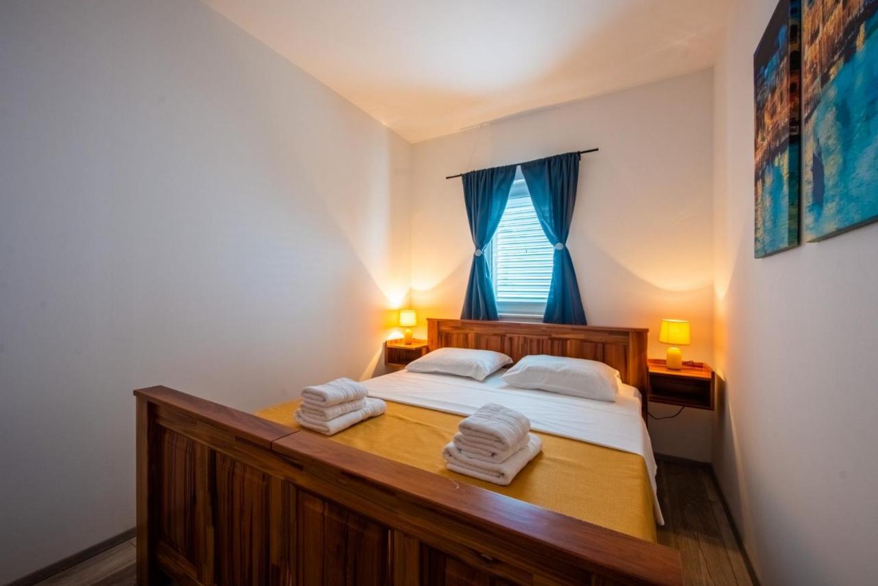 Apartman Paula Kastela Dış mekan fotoğraf